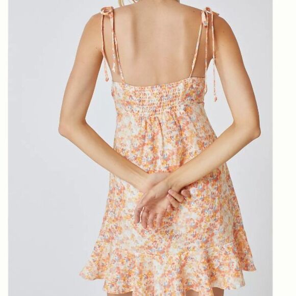 Cloth & Stone Linen Smocked Mini Dress Floral Ruffle L NWT - Picture 2 of 6